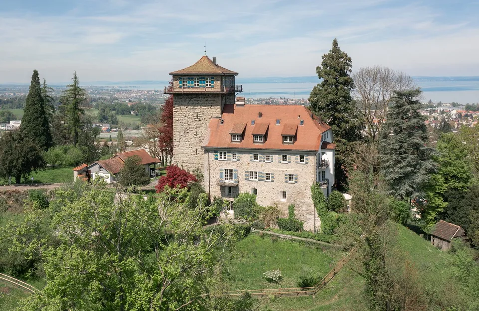 Schloss in St. Gallen – Repräsentatives, totalsaniertes Schloss mit See- und Weitsicht