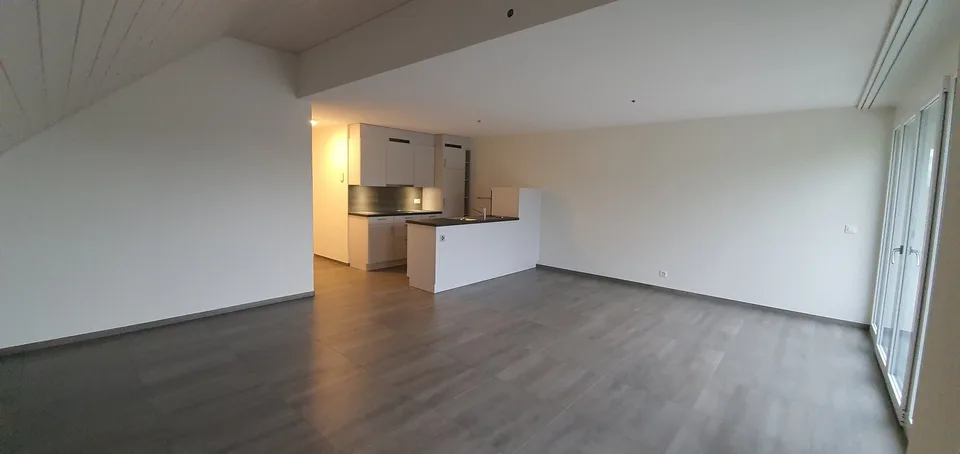 3.5 Zi Wohnung zt im Dach mit viel Charme