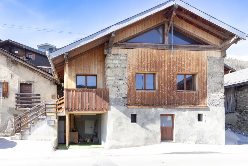 Grange rénovée de 4.5 pièces de 107 m2 habitables avec jardin de 40 m2 – foto 3 di 19