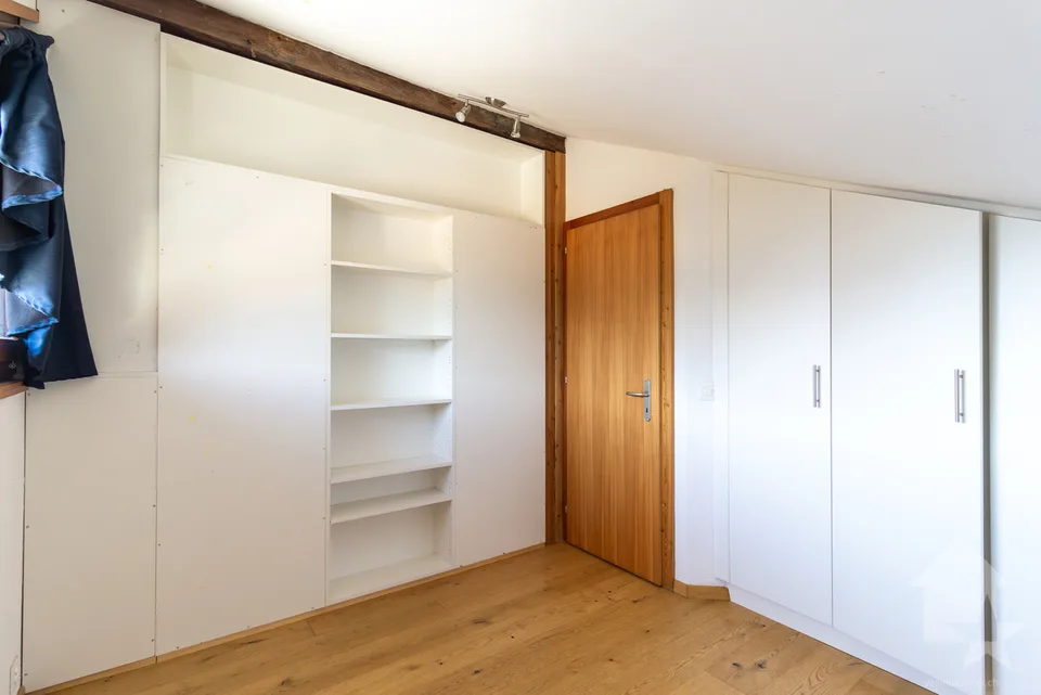 Grange rénovée de 4.5 pièces de 107 m2 habitables avec jardin de 40 m2 – foto 11 di 19