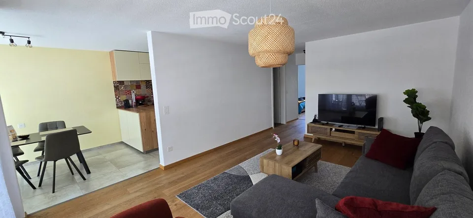 Renovated 3.5-room apartment on the upper ground floor in Erlach