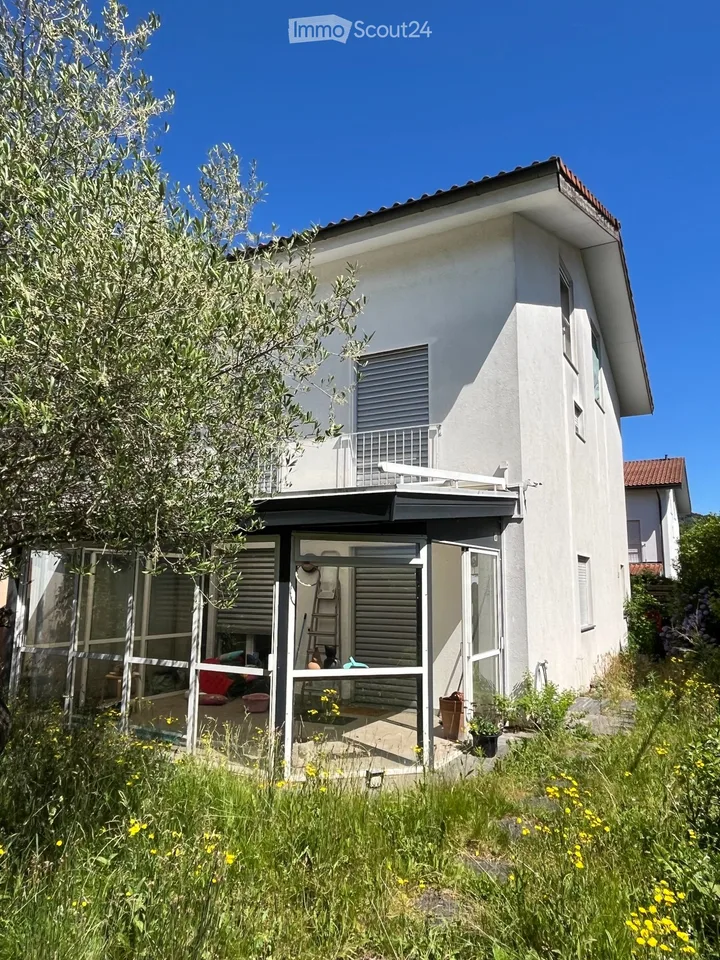 Vendesi casa gemella a Bedano - 2 posteggi autorimessa