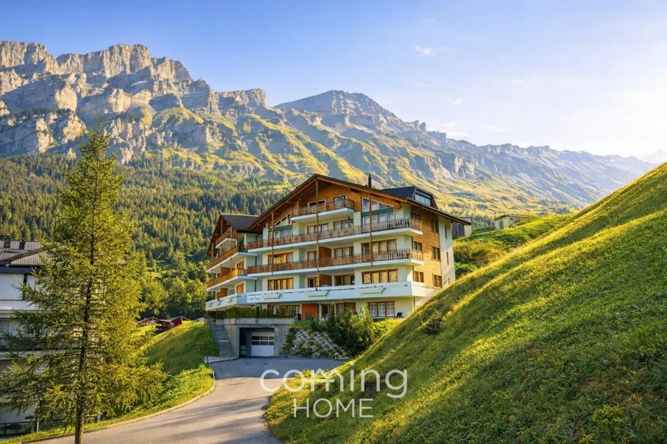 Right by the slopes and the thermal spa - fully refurbished 3.5-room flat with panoramic mountain views in Leukerbad