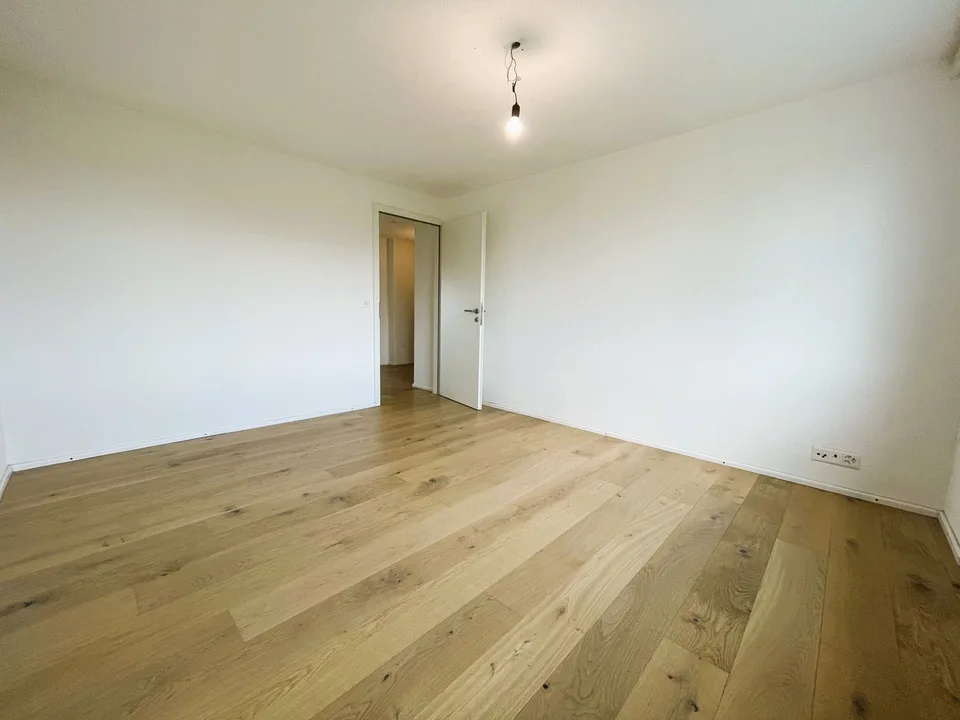 PRIX CONVENABLE - APPARTEMENT MODERNE 3.5 PIÈCES DANS UN QUARTIER RÉSIDENTIEL CALME