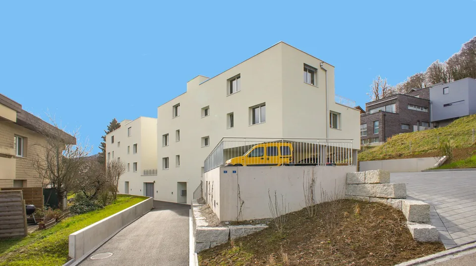 3.5 Zimmerwohnung 1. OG mit eigenem WT + Reduit