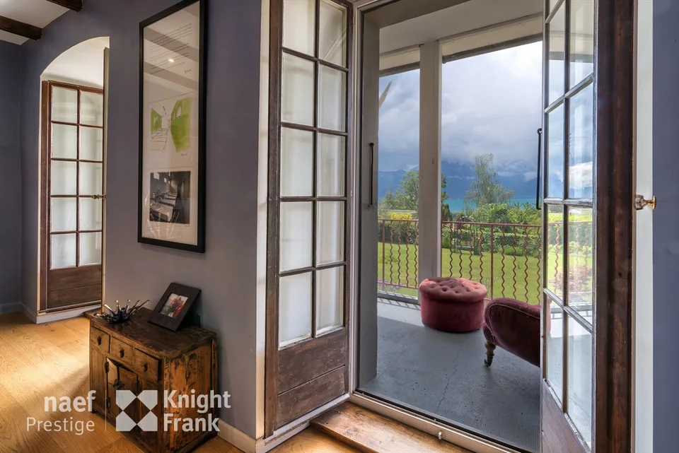 Individual house with a lot of character and 10 rooms in the city center for sale in St-Légier – photo 9 of 13