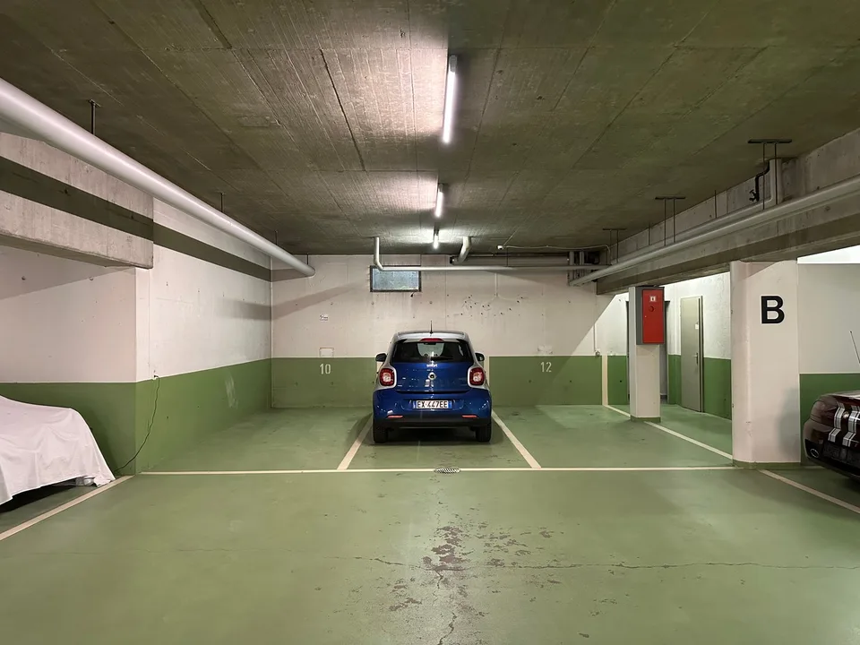 Posto auto interno in Via Antonio Riva 3A