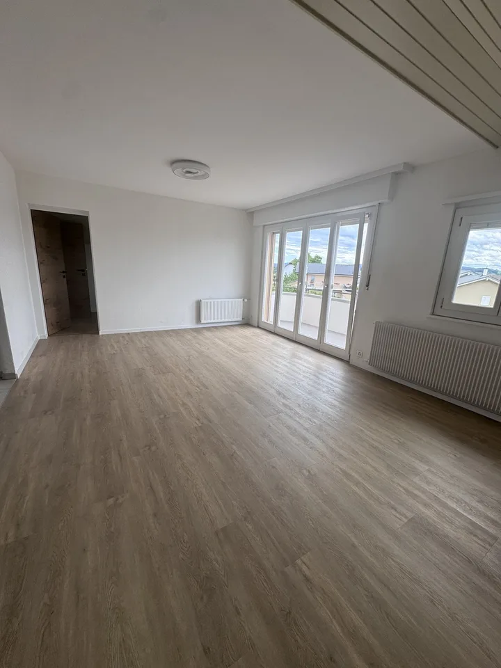 Payerne, in affitto, appartamento di 4.5 locali, ristrutturato con balcone