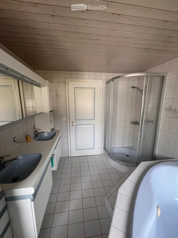 Grosses WG-Zimmer