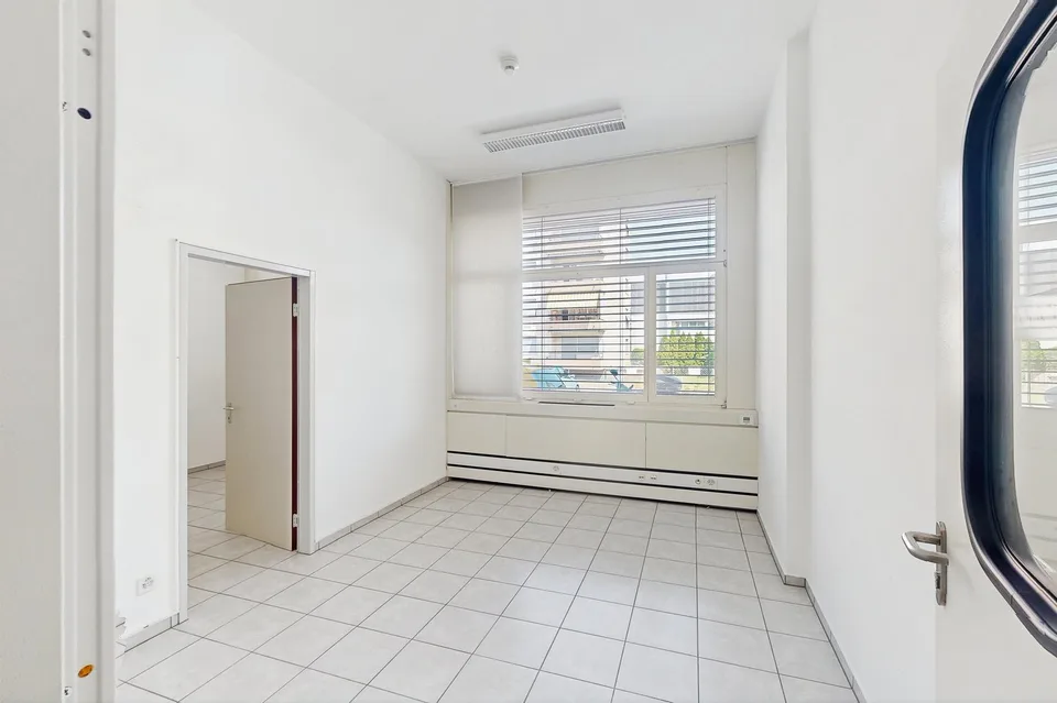 Spazio commerciale di 125m2 al pianterreno - ccessibilità strategica a Manno – foto 13 di 21