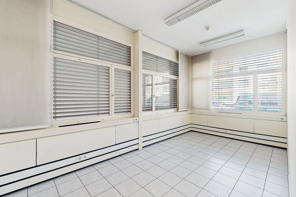 Spazio commerciale di 125m2 al pianterreno - ccessibilità strategica a Manno – foto 15 di 21