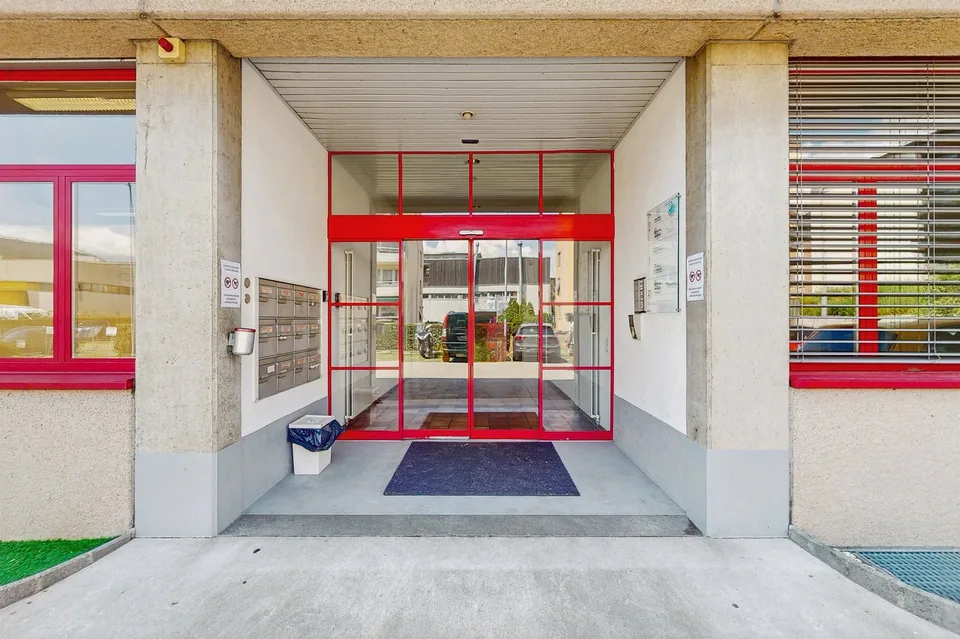 Spazio commerciale di 125m2 al pianterreno - ccessibilità strategica a Manno – foto 11 di 21