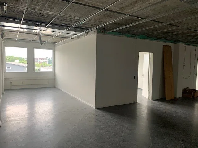 Posizione ideale per laboratorio/sala mostra o industria di lavorazione 179 m2 – foto 6 di 9