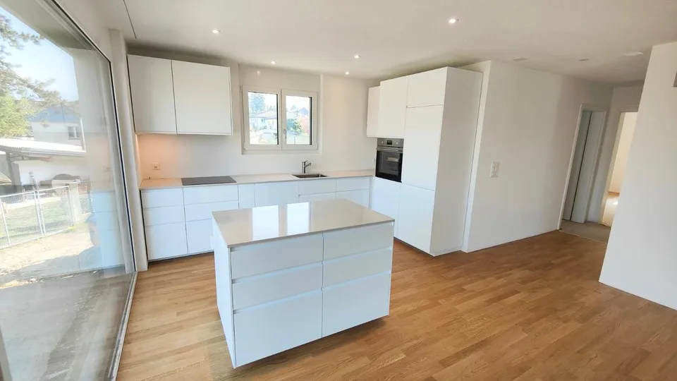 Erstvermietung: 4.5-Zimmerwohnung 120m2 EG