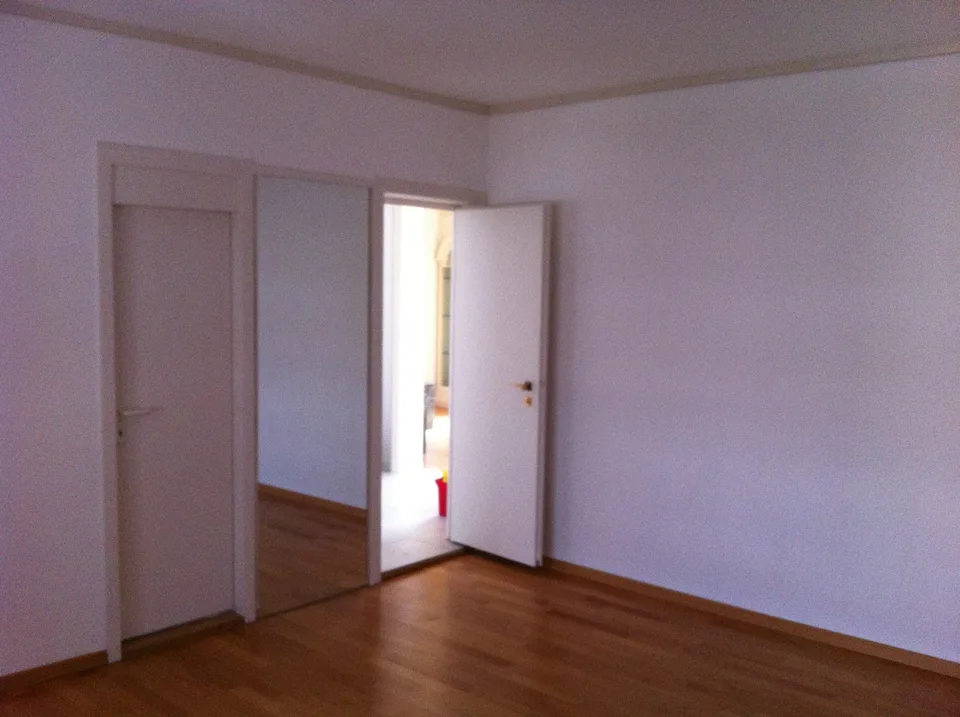 Sehr schönes 3.5-Zimmer-Apartment im 4. Stock – Foto 3 von 12