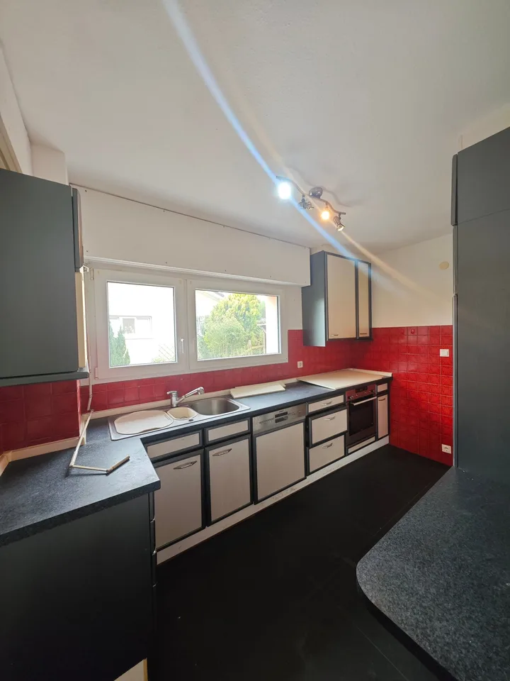 Reihenhaus mit großem Potenzial, Terrasse, Garten und Garage – Foto 6 von 12