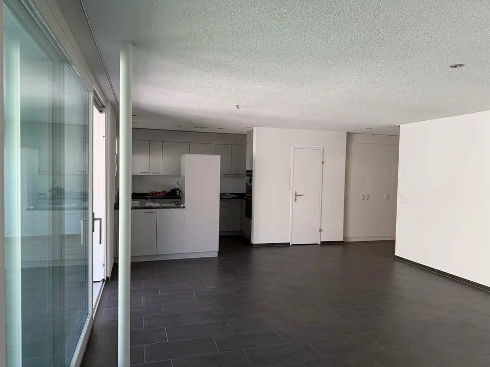 Appartamento 3.5 locali luminoso, 95 m², in posizione centrale a Steffisburg