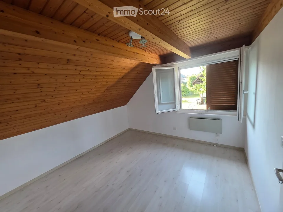 Stanze luminosa in una casa tranquilla