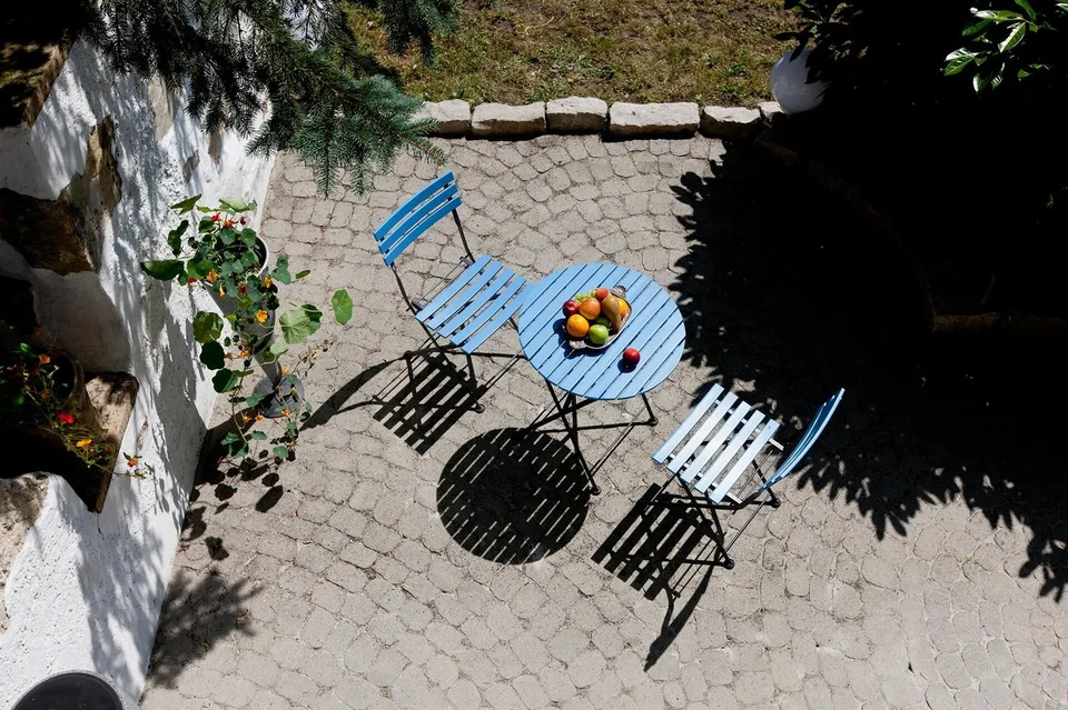 Gioiello rinnovato moderno con giardino