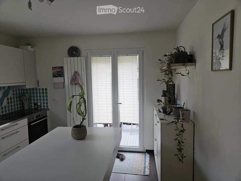 Maison unifamiliale spacieuse avec annexe et espace pour idées