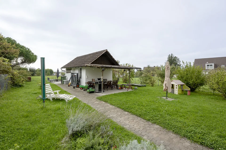 Charmant maison mitoyenne unifamiliale avec parking séparé