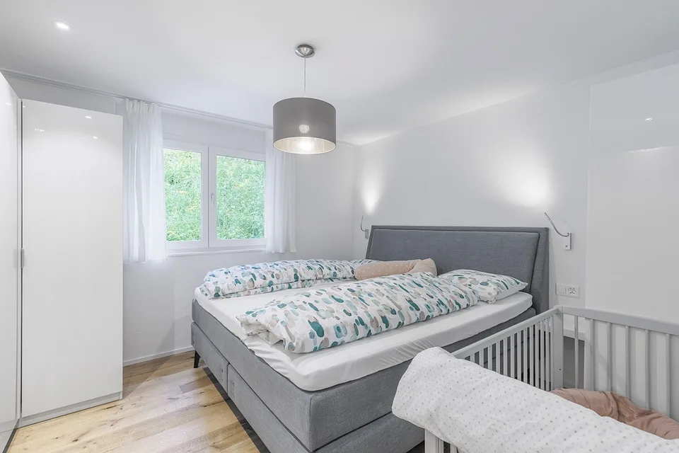 Maison moderne avec jardin pour toute la famille