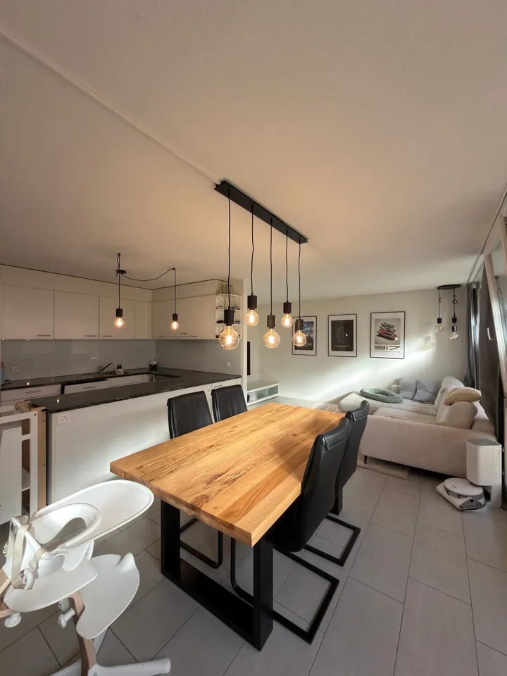 4.5-Zimmer-Dachwohnung in historischem Bauernhaus zu vermieten