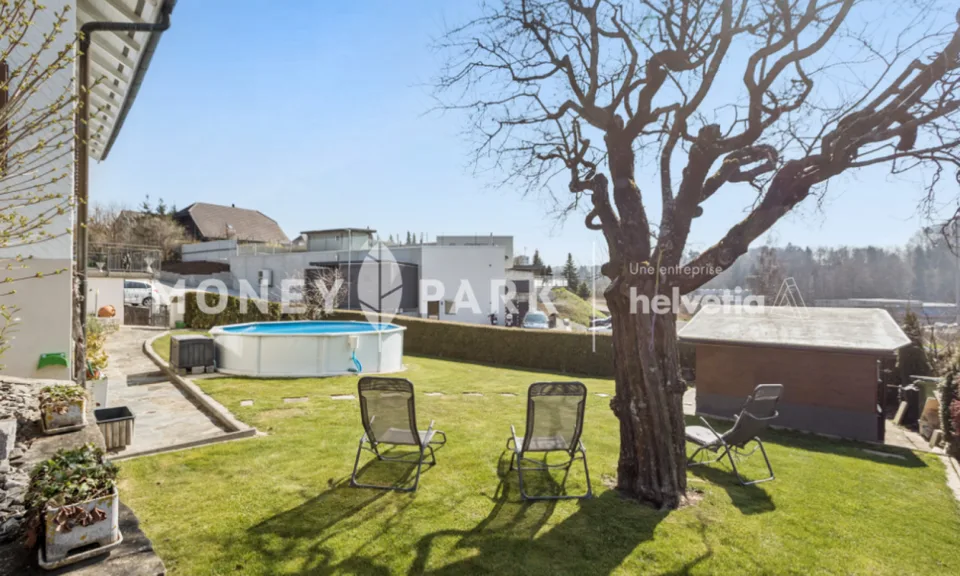 Einfamilienhaus mit Pool / Maison individuelle avec piscine – Foto 9 von 11
