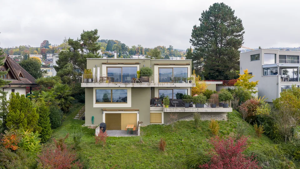 Attraktive 2.5-Zimmerwohnung mit Terrasse und Seeblick in Meilen