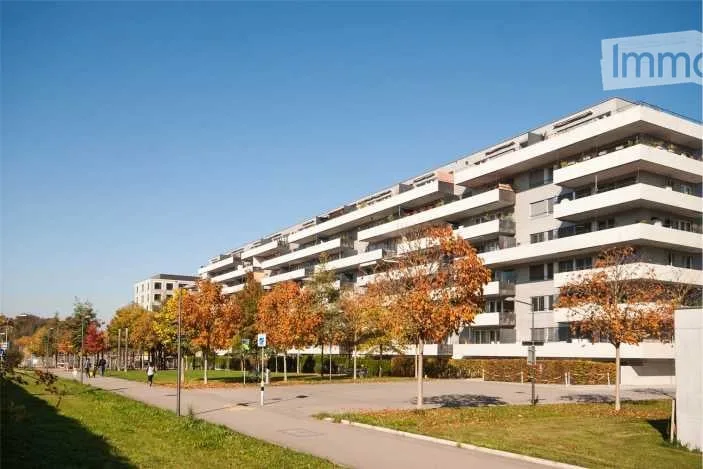 Appartement moderne, lumineux de 4,5 pièces en centre-ville