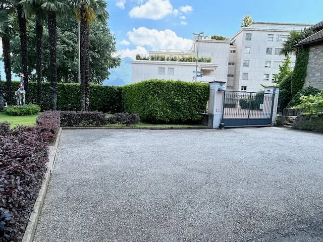 AFFITTASI MENSILMENTE Villa pronta all'uso in centro Lugano con importante vista lago