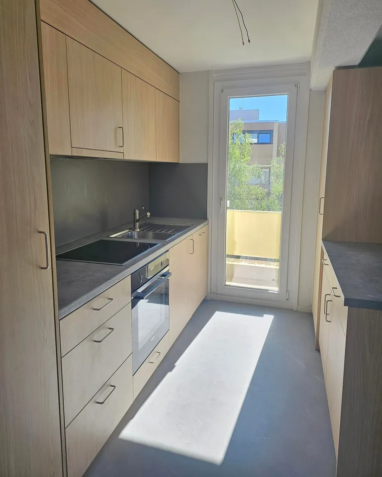 Appartement rénové de 4 pièces avec balcons et jolie vue