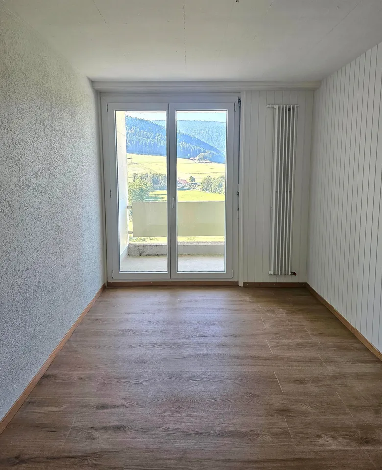 Appartement rénové de 4 pièces avec balcons et jolie vue