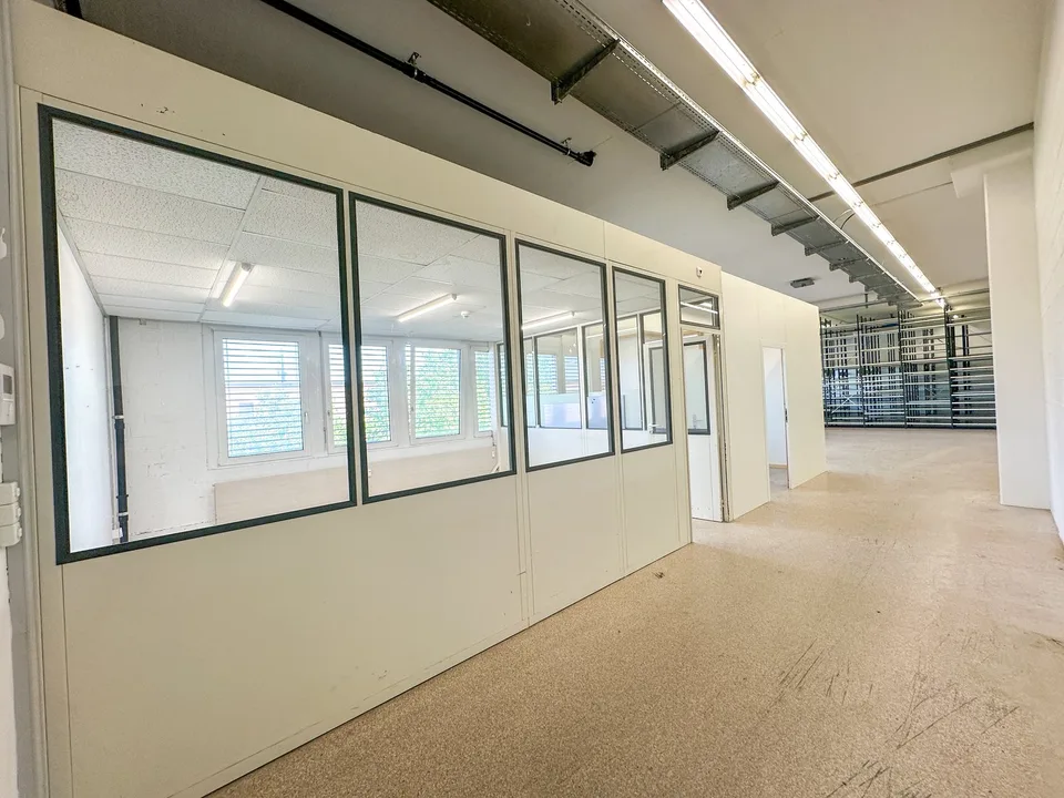 Lagerflächen mit integriertem Büro