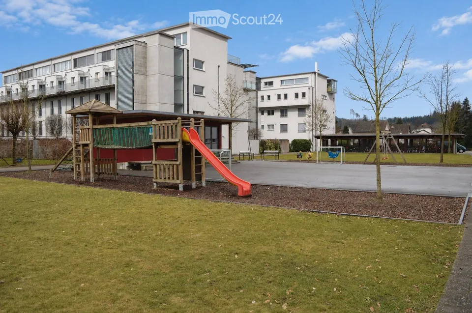 **Grosse 4.5-Zimmer-Wohnung in familienfreundlichem Quartier