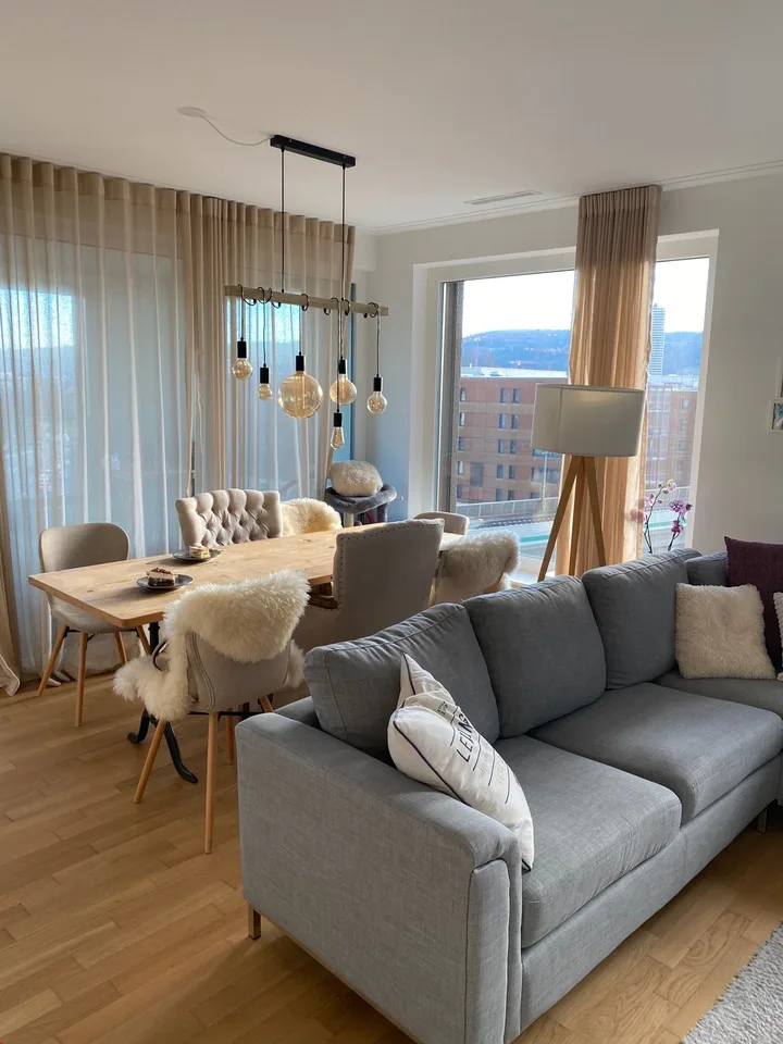 Stylische, tolle 2.5 Zi mit 75 m2, Loggia 13 m2 - per 1.10.