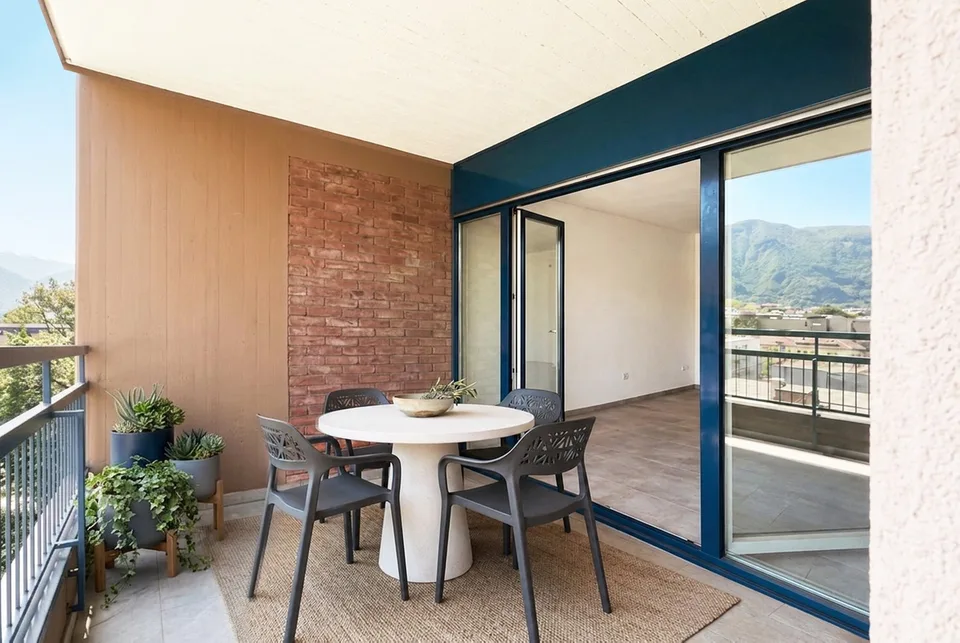 SPLENDID 4.5 ROOMS WITH LAKE VIEW IN CENTRAL AREA OF LUGANO