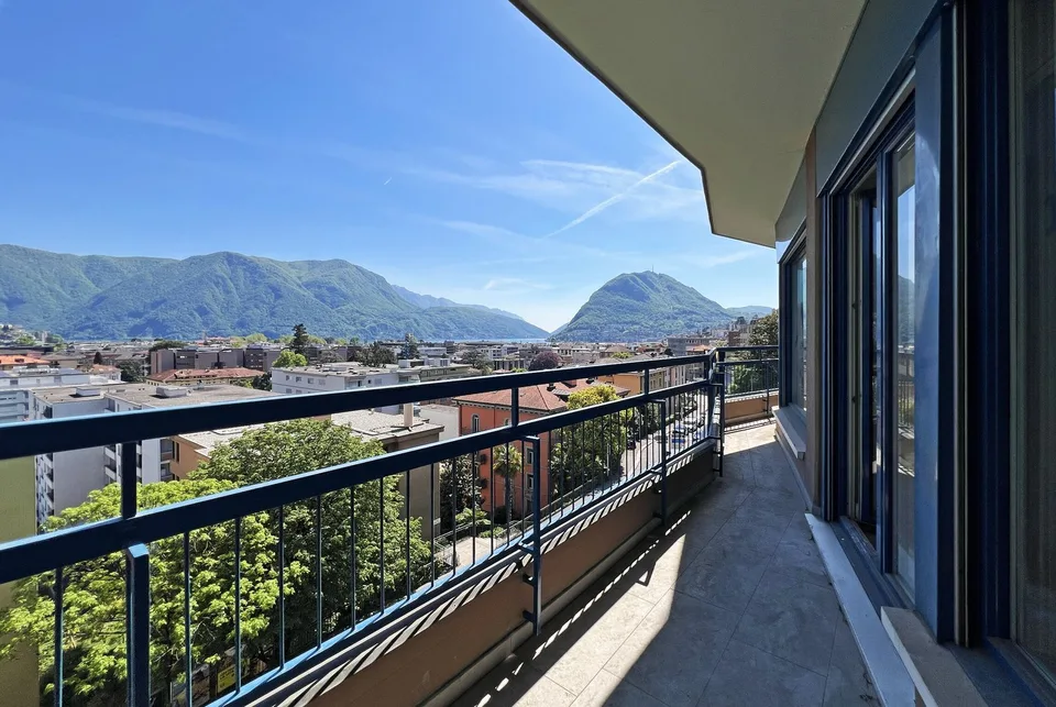 SPLENDID 4.5 ROOMS WITH LAKE VIEW IN CENTRAL AREA OF LUGANO