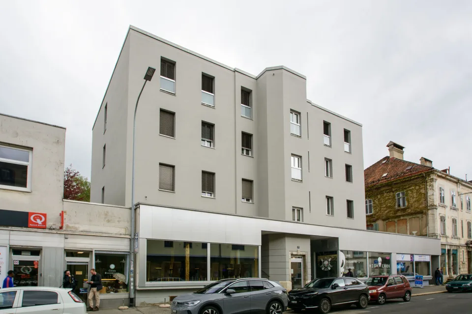 Mixed building with a yield of 6.02 % in the center of La Chaux-de-Fonds