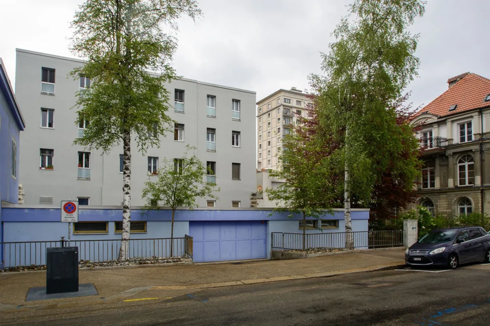 Mixed building with a yield of 6.02 % in the center of La Chaux-de-Fonds