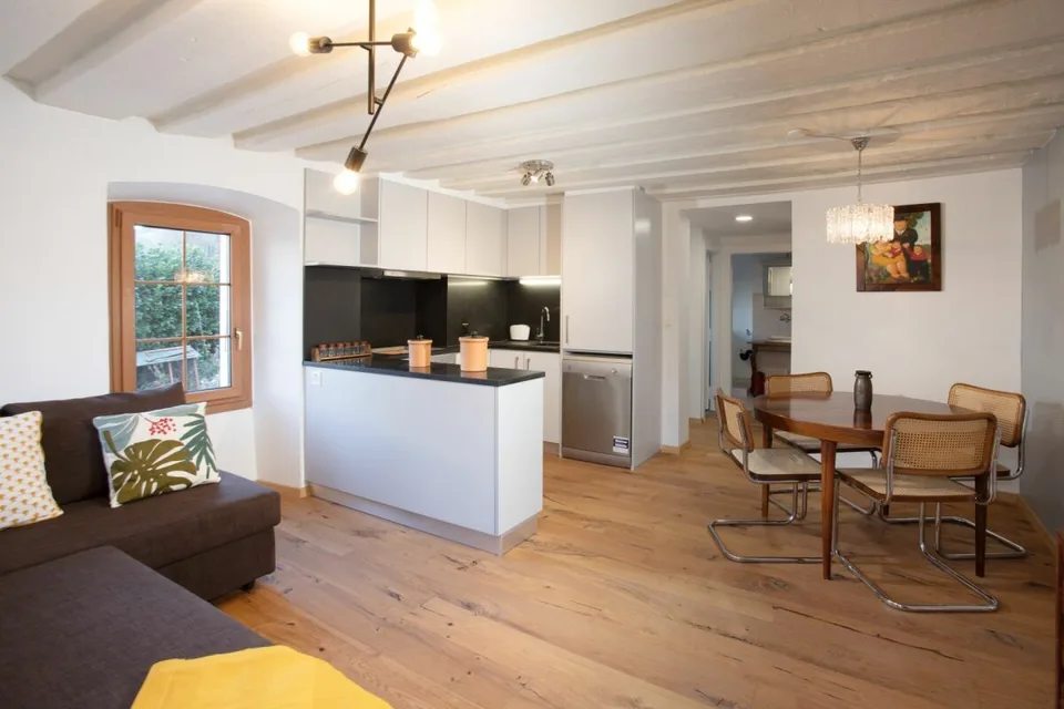 3 pièces dans un quartier calme du "Vieux village avec place de parc