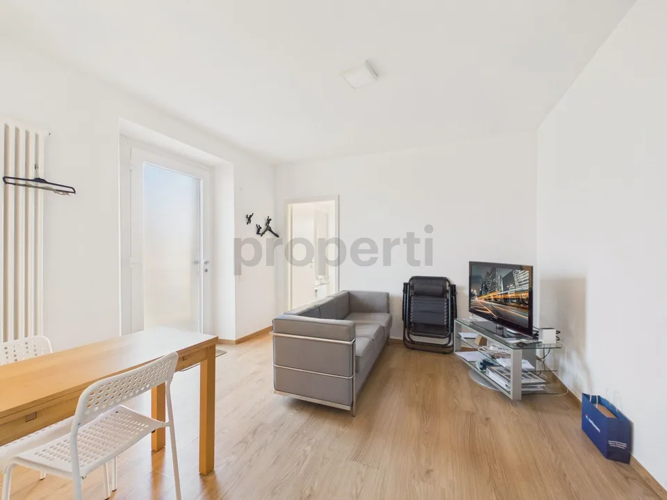 Ein renoviertes Palais im Herzen von Contone: ein faszinierendes Dachgeschoß-Duplex und zwei bereits vermietete Wohnungen. – Foto 8 von 28