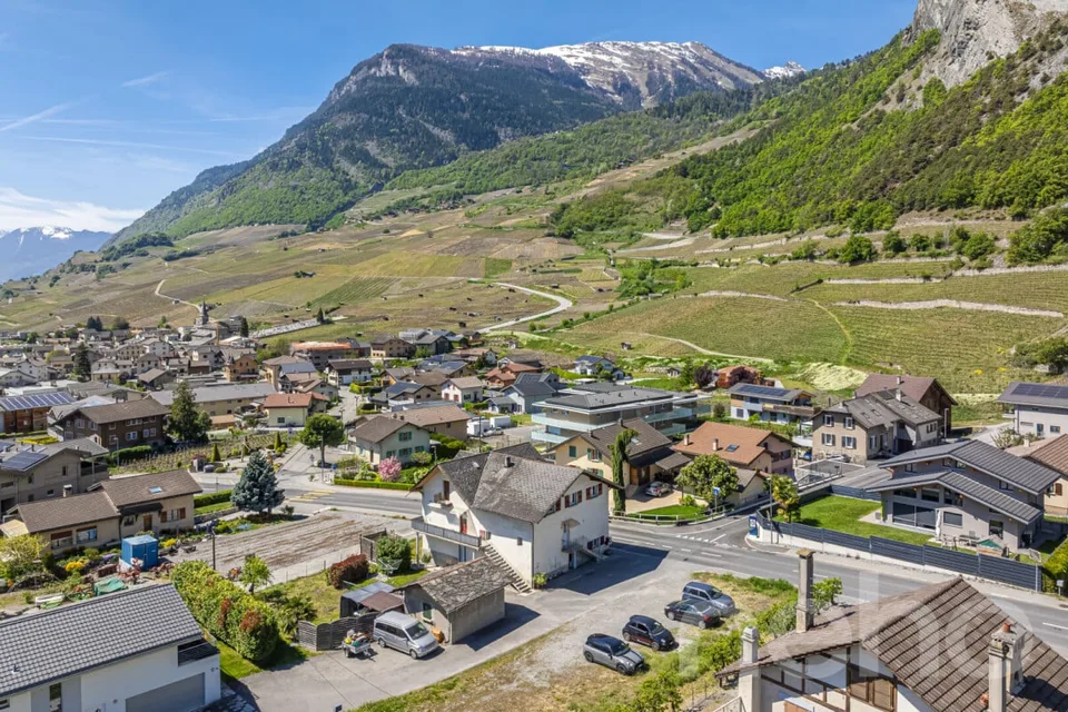 Opportunité rare à Leytron : maison aux multiples possibilités