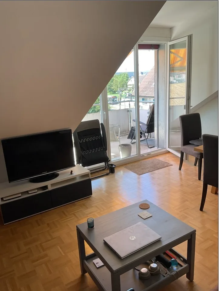 Helle 3.5-Zimmer-Dachwohnung in Kloten