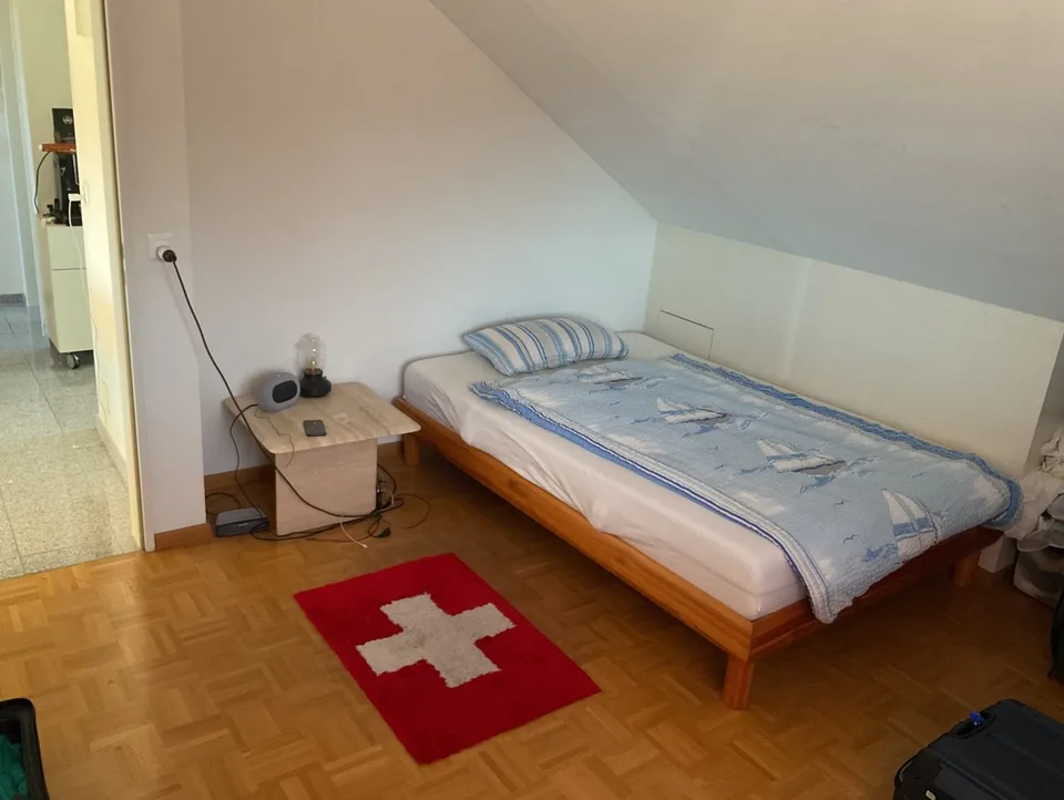 Helle 3.5-Zimmer-Dachwohnung in Kloten