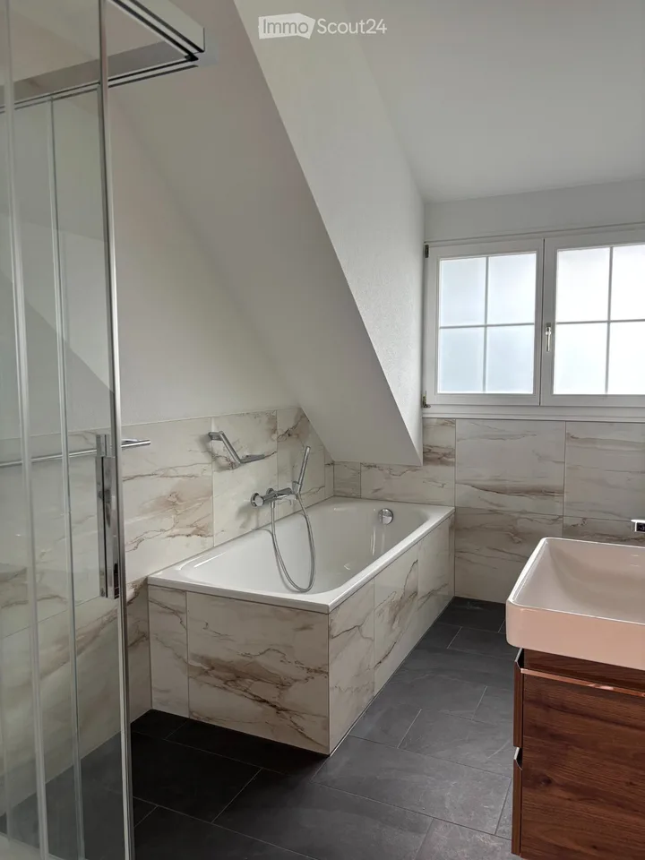Appartamento mansardato 4.5 locali 180m² 20 - 25 minuti da Basilea