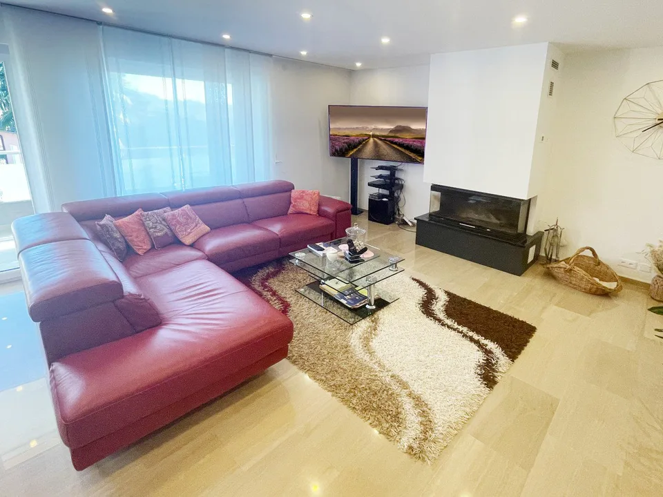 Completely renovated 4.5-room house with large garden and spacious plot