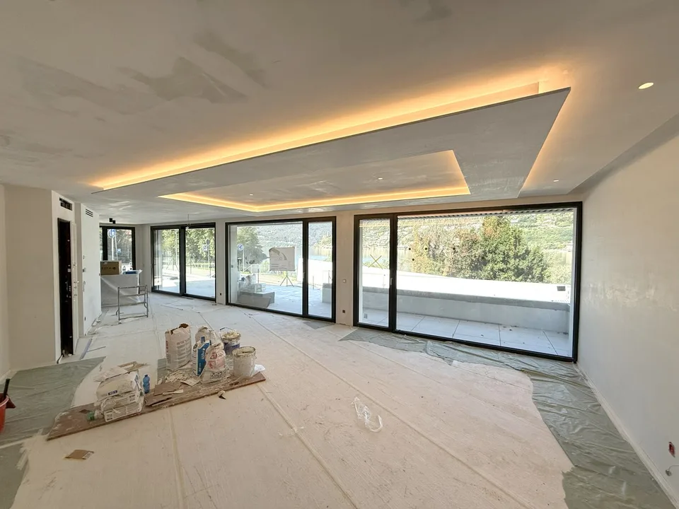 Prestigiosa villa 4,5 vista lago con rooftop e posto barca privato