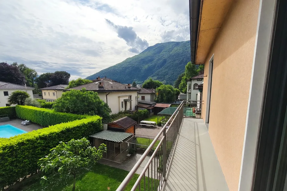Bell'appartamento 4,5 ristrutturato con terrazzo a Bellinzona