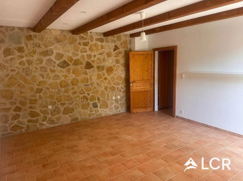 Zu vermieten - 3.5-Zimmer-Wohnung mit Terrasse in einem Character-Bau in Corcelles (NE)
